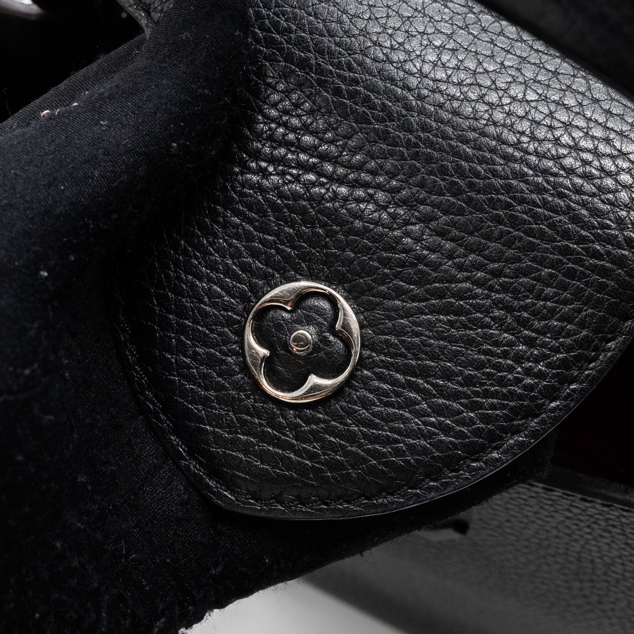 AAA Replica Louis Vuitton LV CAPUCINES PM CALFSKIN BLACK SHW