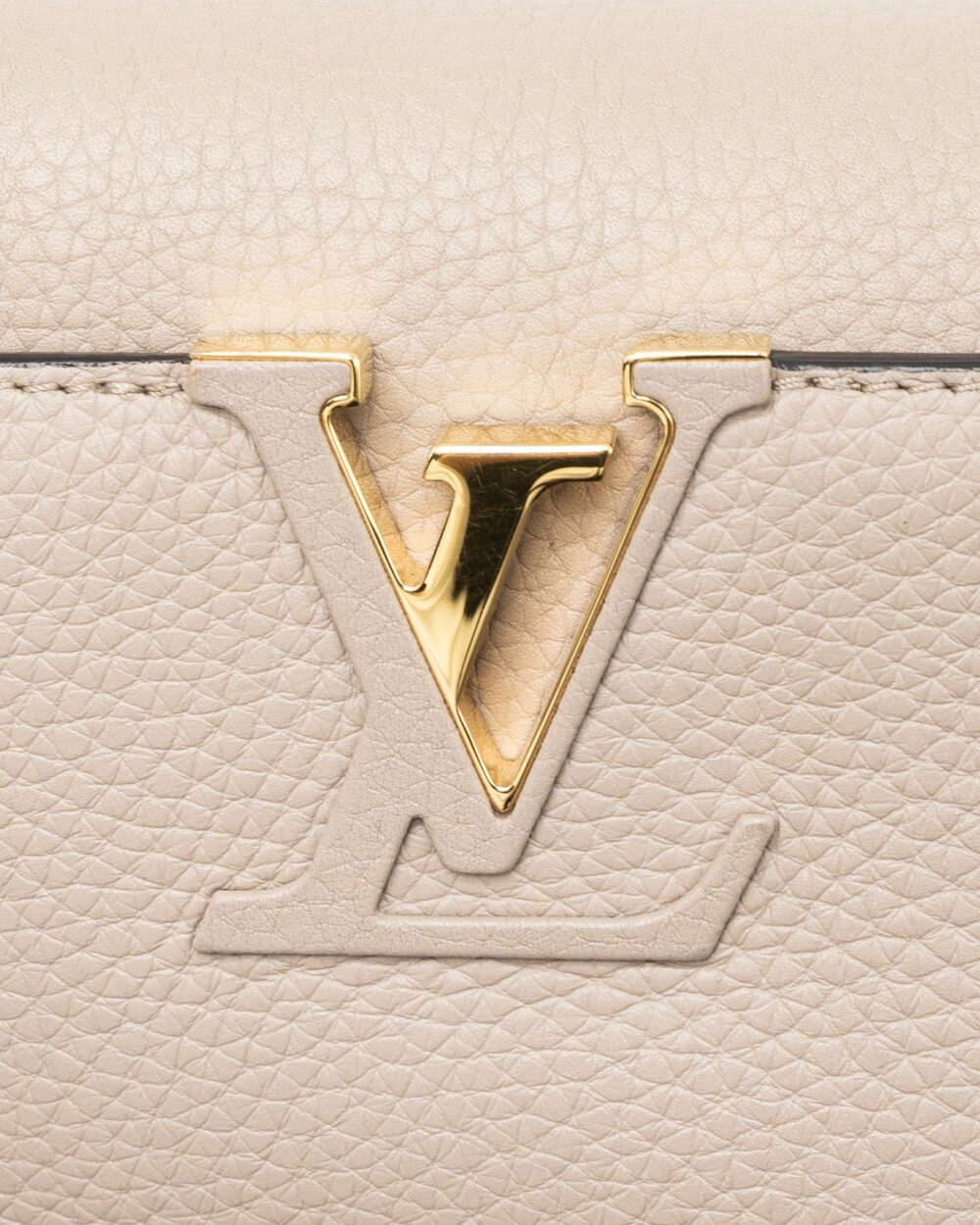 AAA Replica Louis Vuitton LV CAPUCINES MM TAURILLON LIGHT GREY GHW