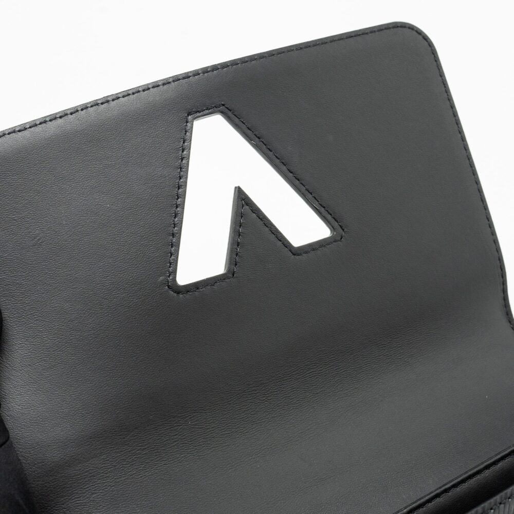 AAA Replica Louis Vuitton LV TWIST MM EPI BLACK GHW
