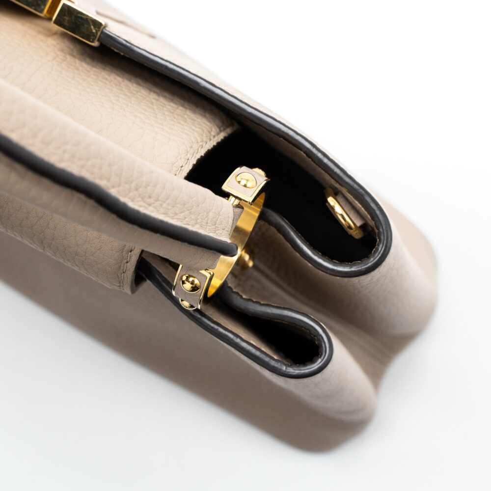 AAA Replica Louis Vuitton LV CAPUCINES MM TAURILLON LIGHT GREY GHW