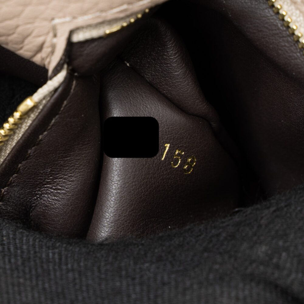 AAA Replica Louis Vuitton LV CAPUCINES MM TAURILLON LIGHT GREY GHW