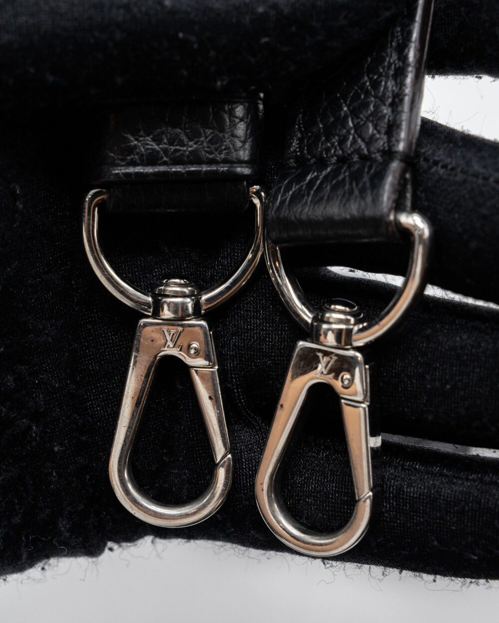 AAA Replica Louis Vuitton LV CAPUCINES PM CALFSKIN BLACK SHW