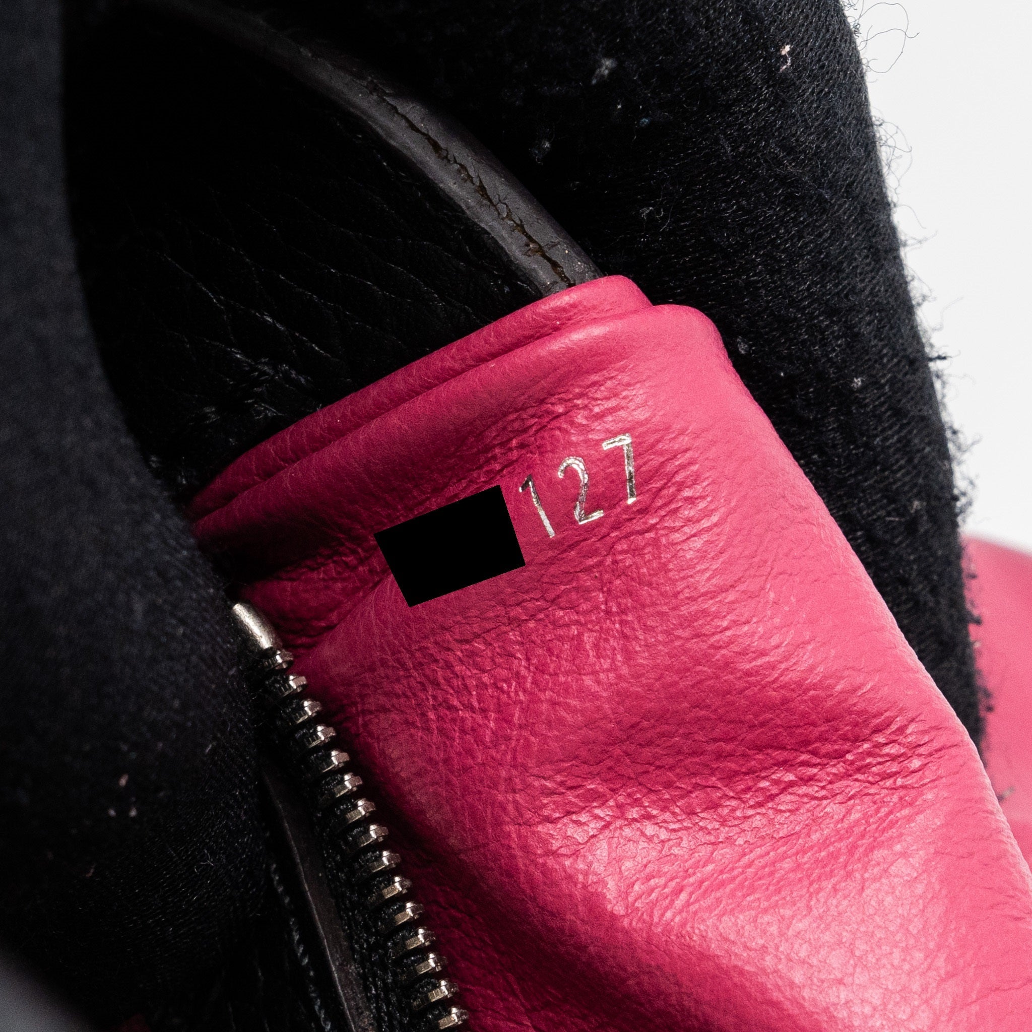 AAA Replica Louis Vuitton LV CAPUCINES PM CALFSKIN BLACK SHW