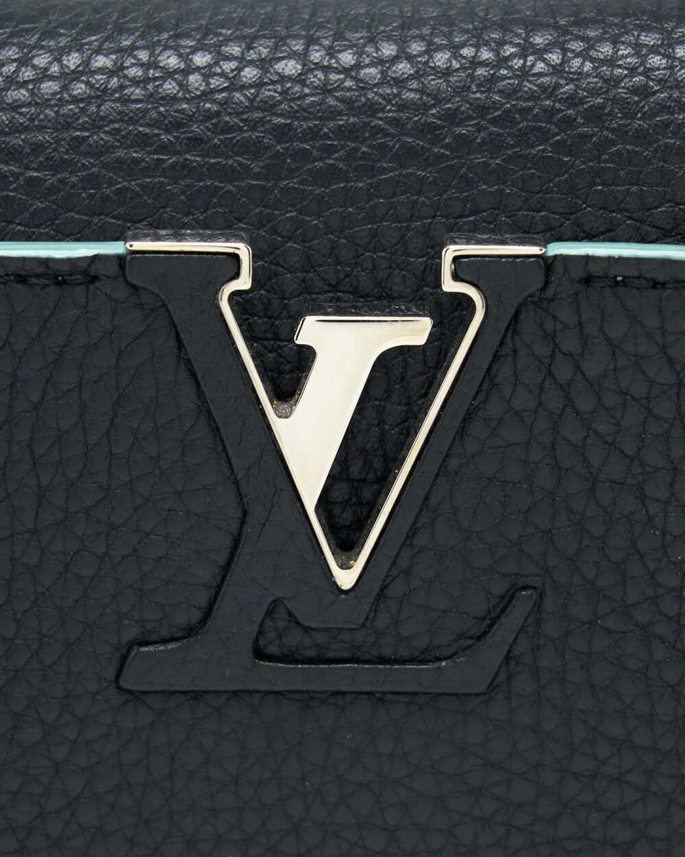 AAA Replica Louis Vuitton LV CAPUCINES BB TAURILLON BLACK/ BLUE SHW