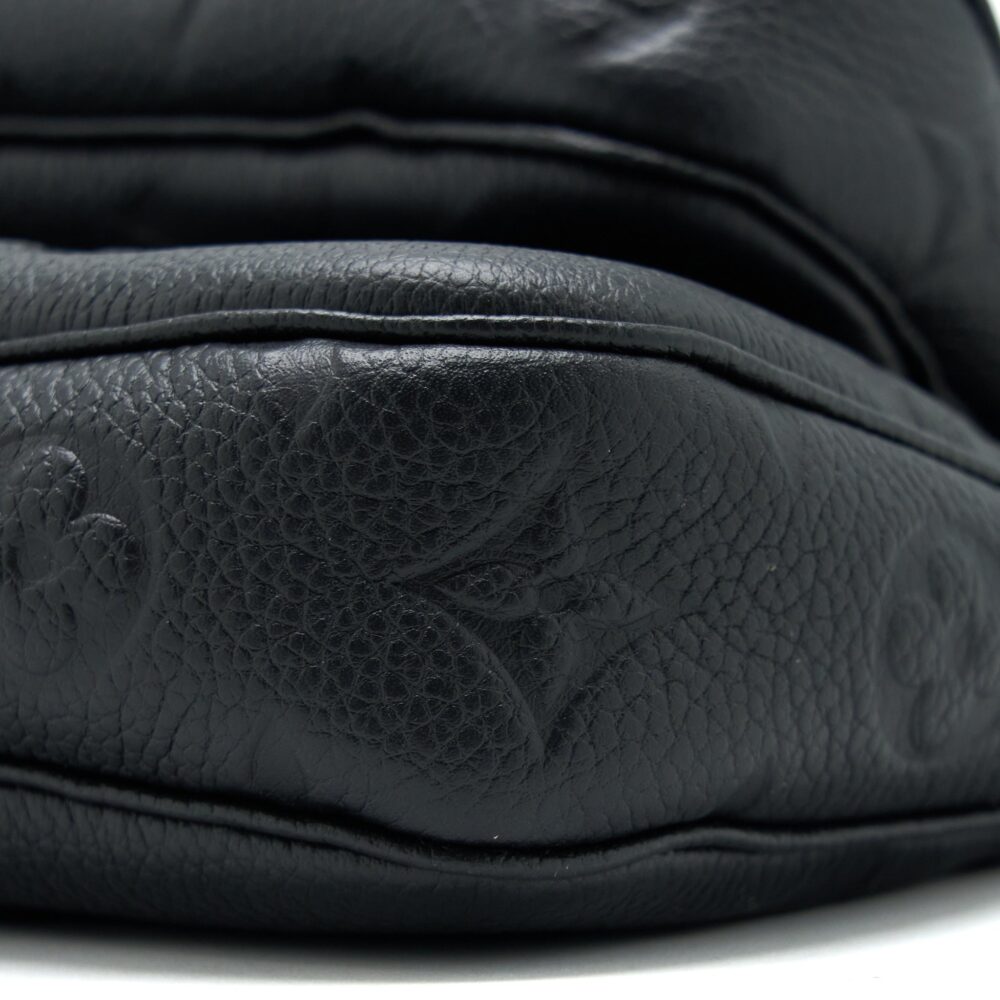 AAA Replica Louis Vuitton LV MULTI POCHETTE ACCESSORIES MONOGRAM EMPRIENTED BLACK GHW (NEW VERSION)