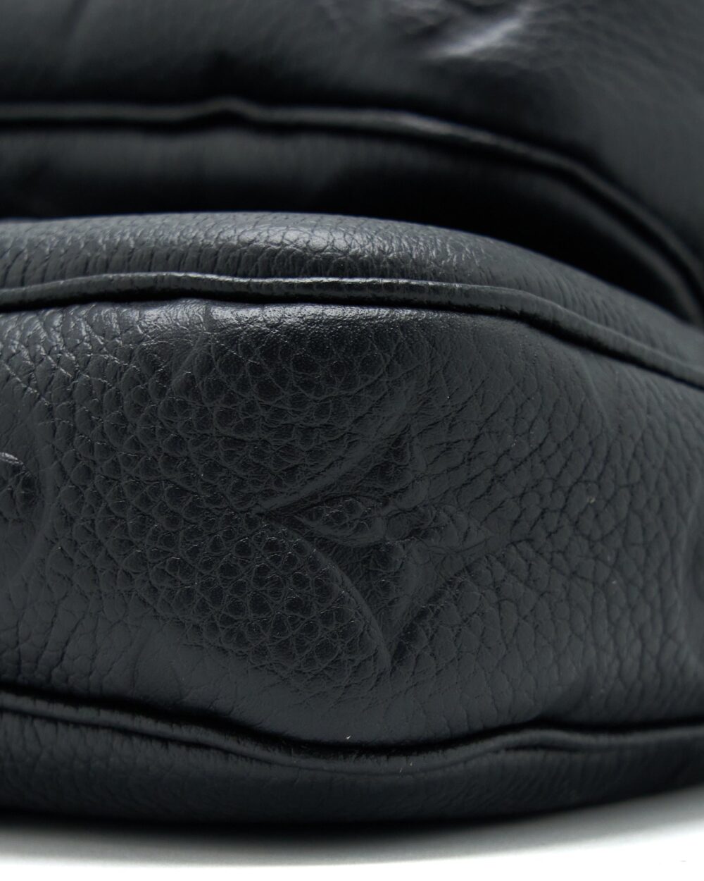 AAA Replica Louis Vuitton LV MULTI POCHETTE ACCESSORIES MONOGRAM EMPRIENTED BLACK GHW (NEW VERSION)
