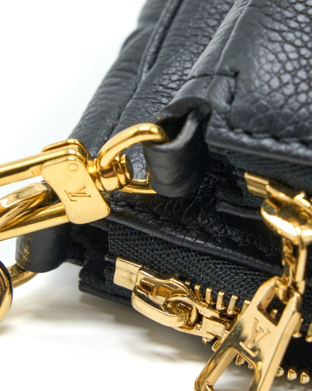 AAA Replica Louis Vuitton LV MULTI POCHETTE ACCESSORIES MONOGRAM EMPRIENTED BLACK GHW (NEW VERSION)
