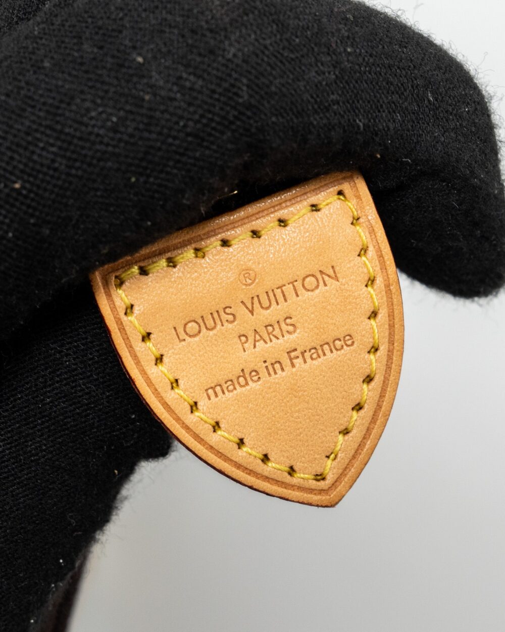 AAA Replica Louis Vuitton LV TOILETRY POCHETTE 26 LIMITED EDITION MONOGRAM CANVAS GHW