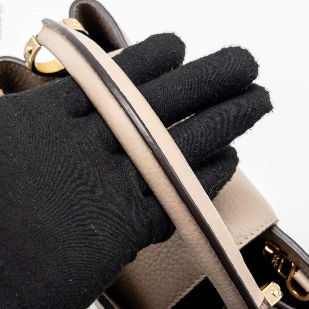 AAA Replica Louis Vuitton LV CAPUCINES BB TAURILLON GALET GHW