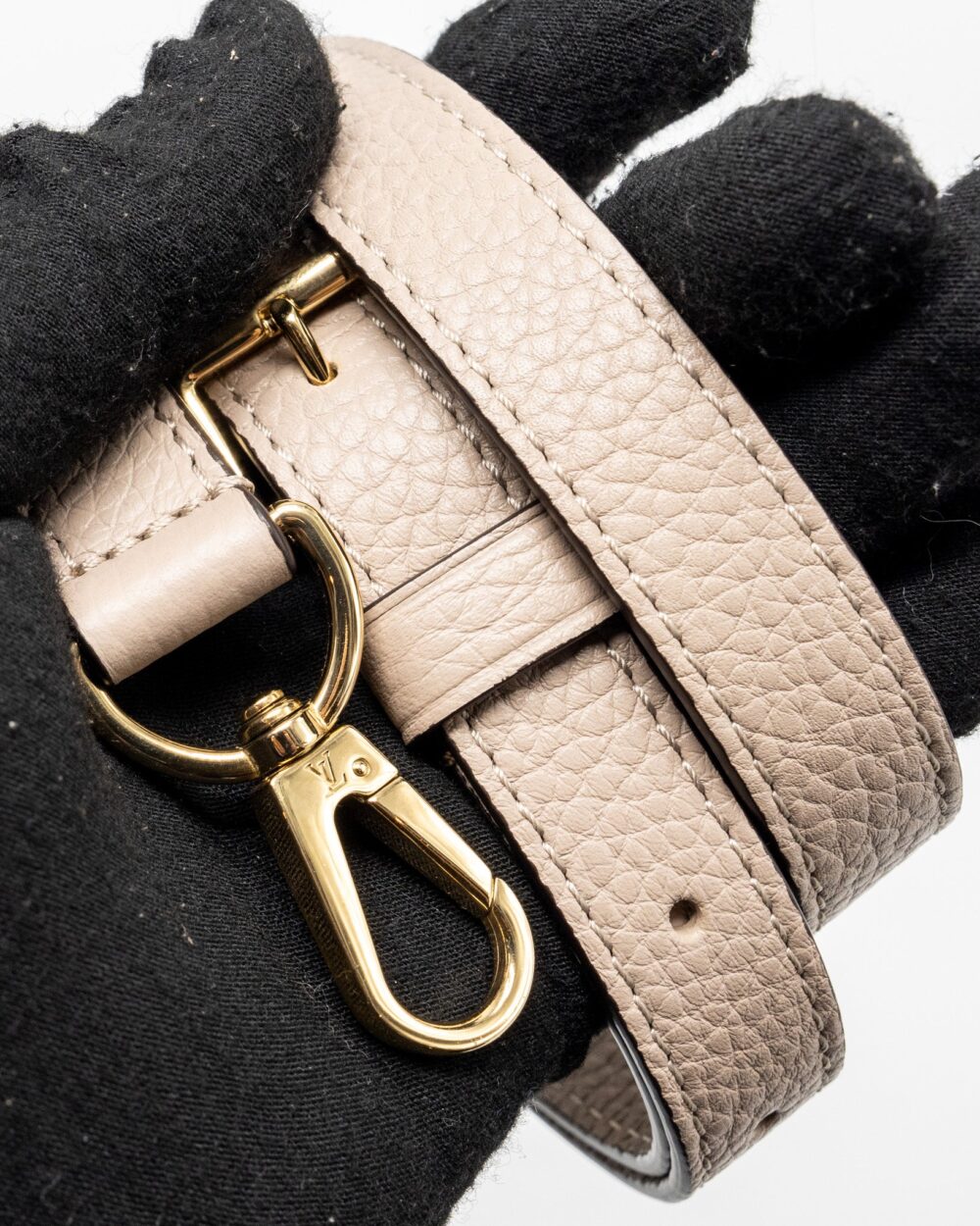 AAA Replica Louis Vuitton LV CAPUCINES BB TAURILLON GALET GHW