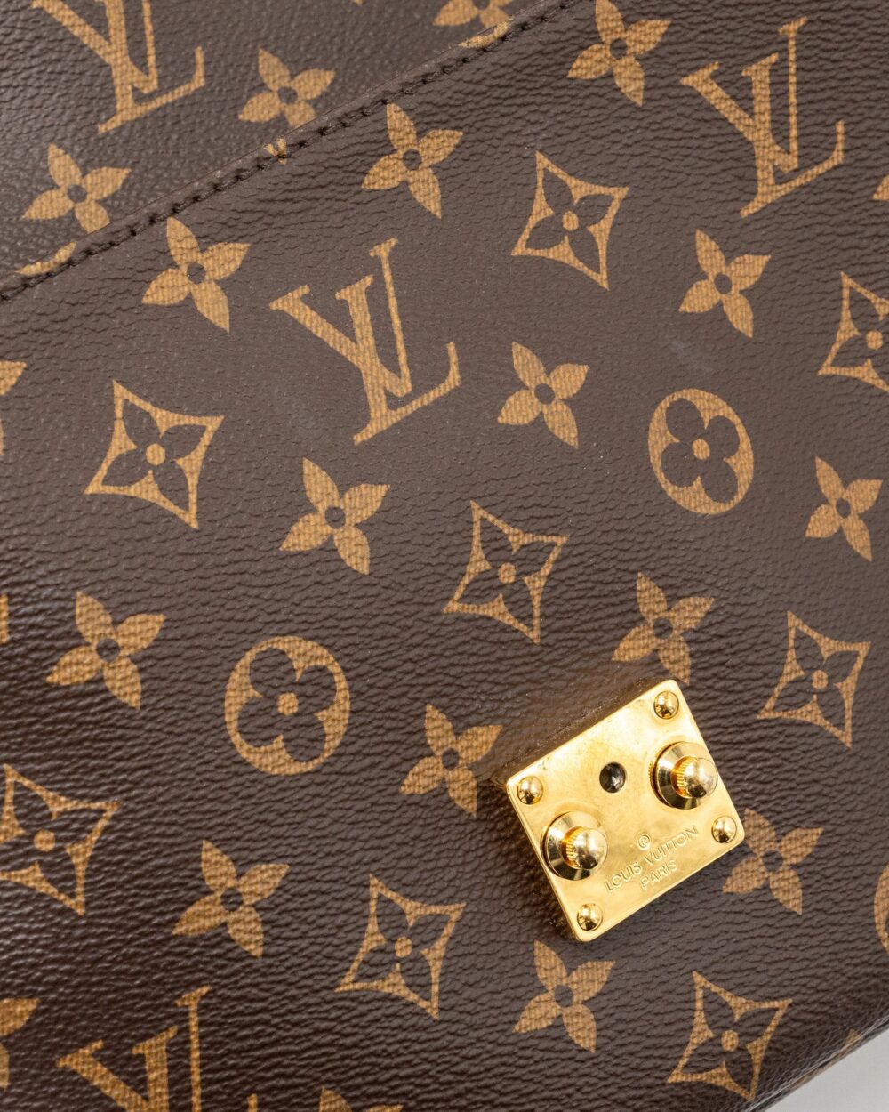 AAA Replica Louis Vuitton LV POCHETTE MÉTIS MONOGRAM CANVAS GHW
