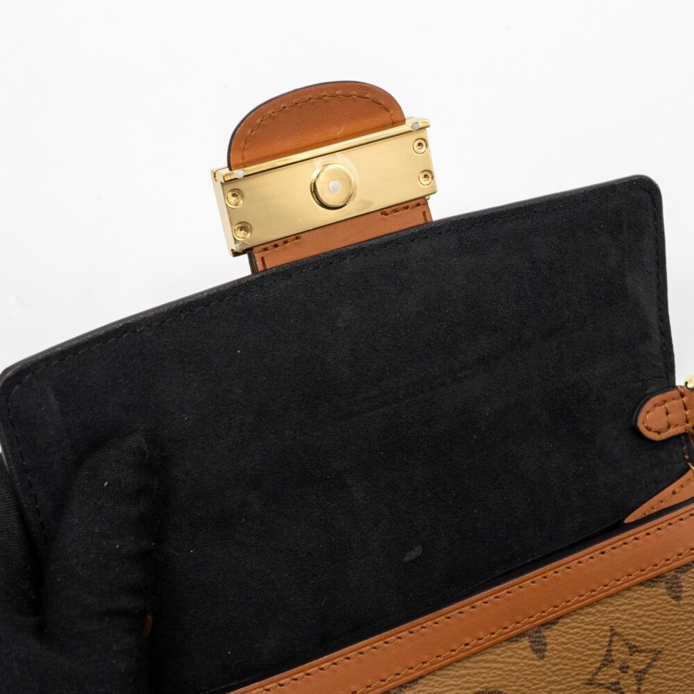 AAA Replica Louis Vuitton LV DAUPHINE BUMBAG MONOGRAM CANVAS GHW