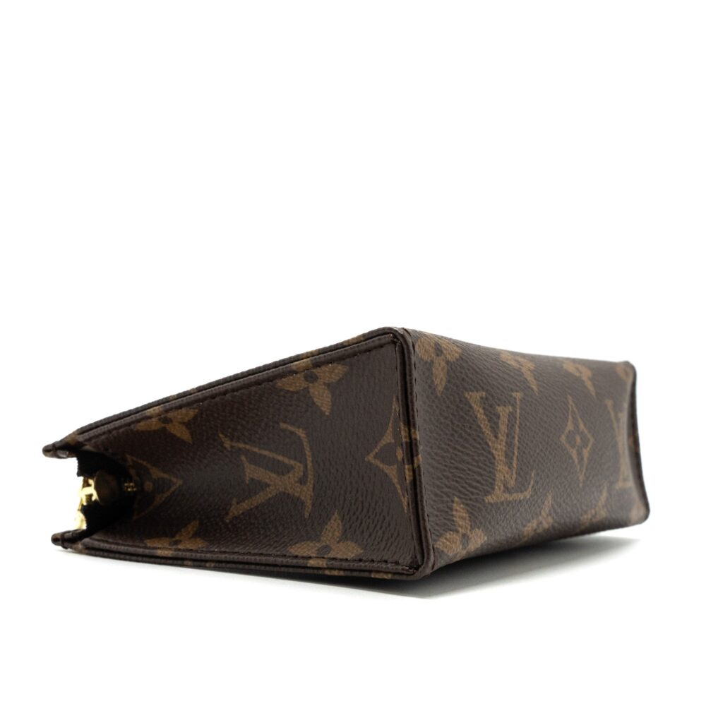 AAA Replica Louis Vuitton LV TOILETRY POUCH 15 MONOGRAM CANVAS GHW