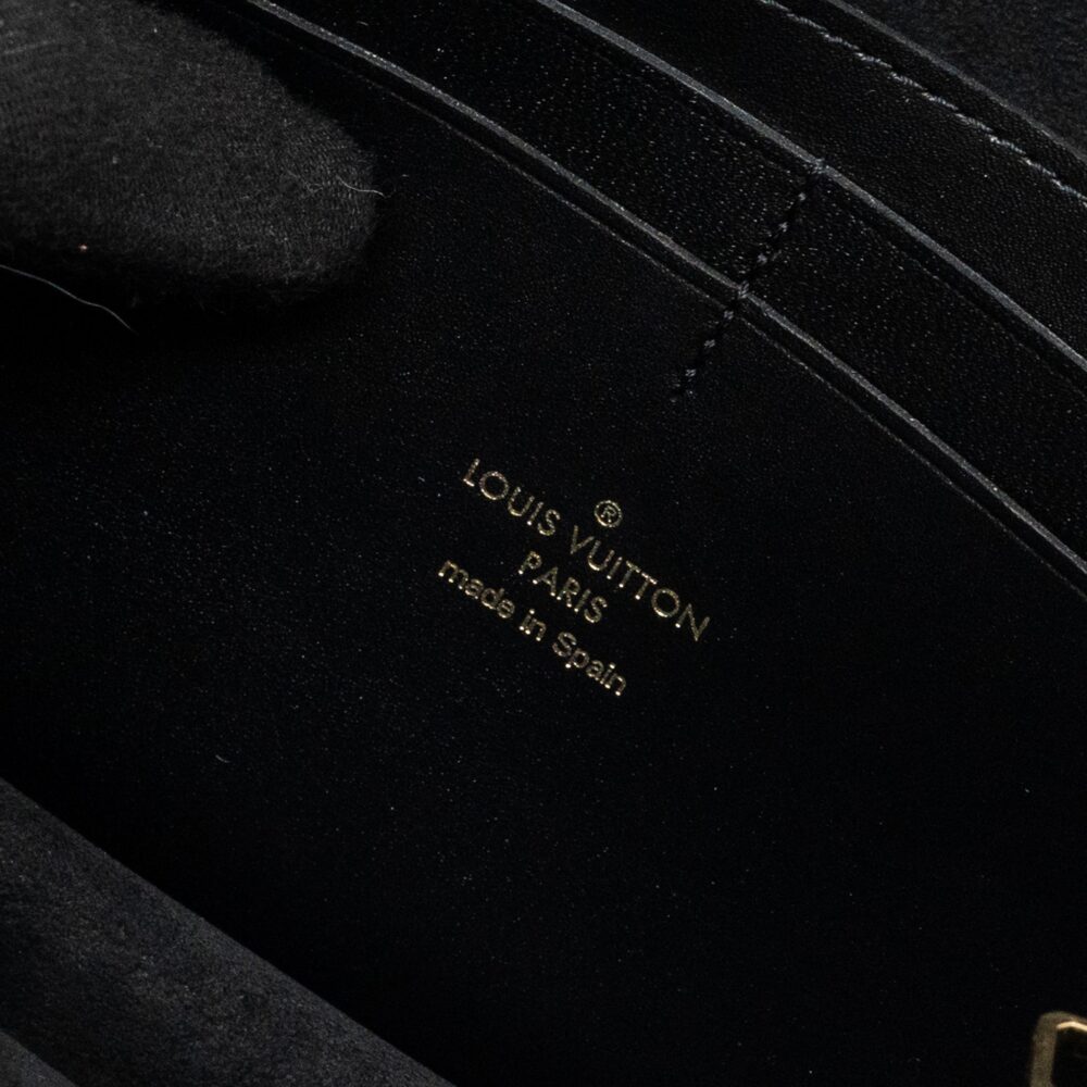AAA Replica Louis Vuitton LV DAUPHINE BUMBAG MONOGRAM CANVAS GHW