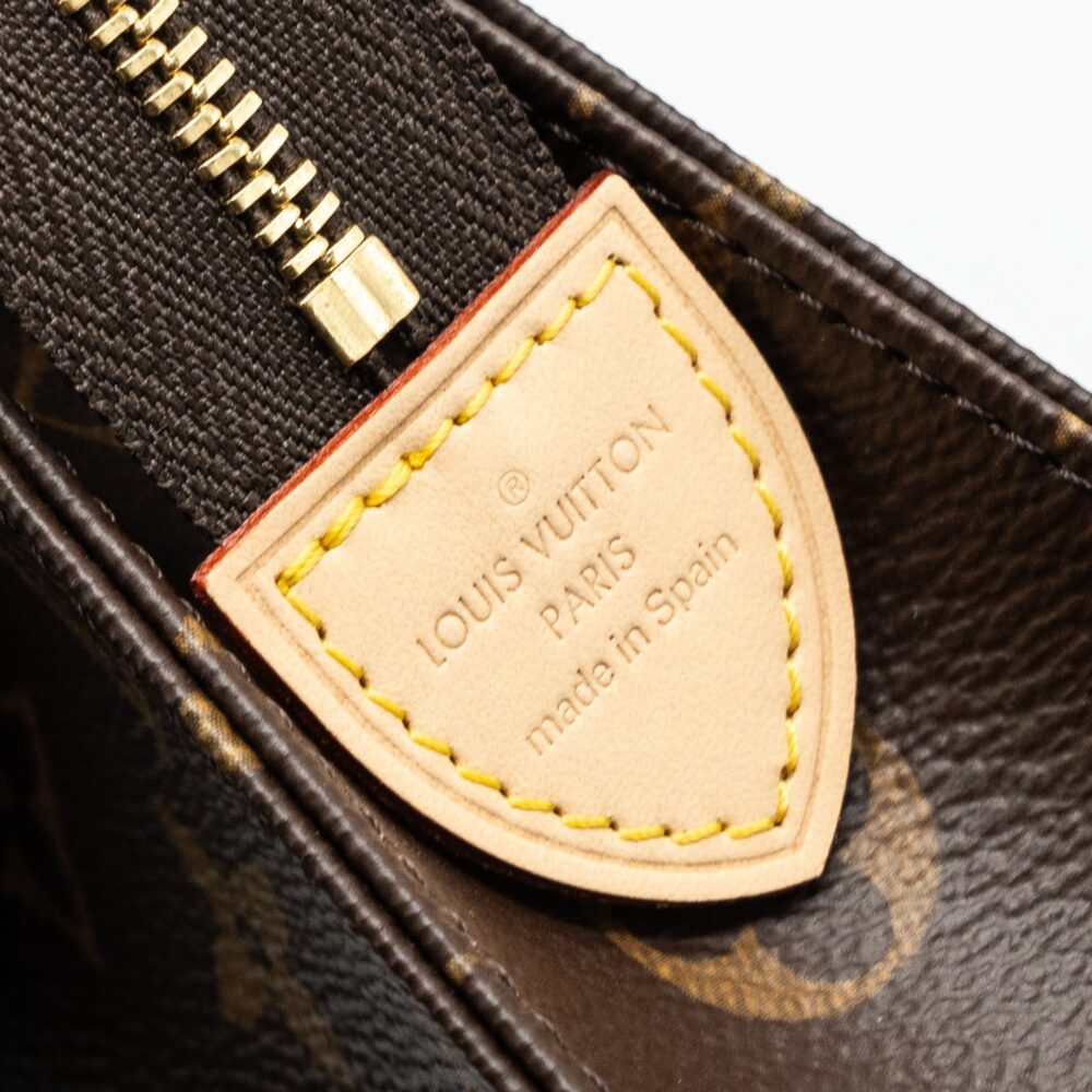 AAA Replica Louis Vuitton LV TOILETRY POUCH 19 MONOGRAM CANVAS GHW