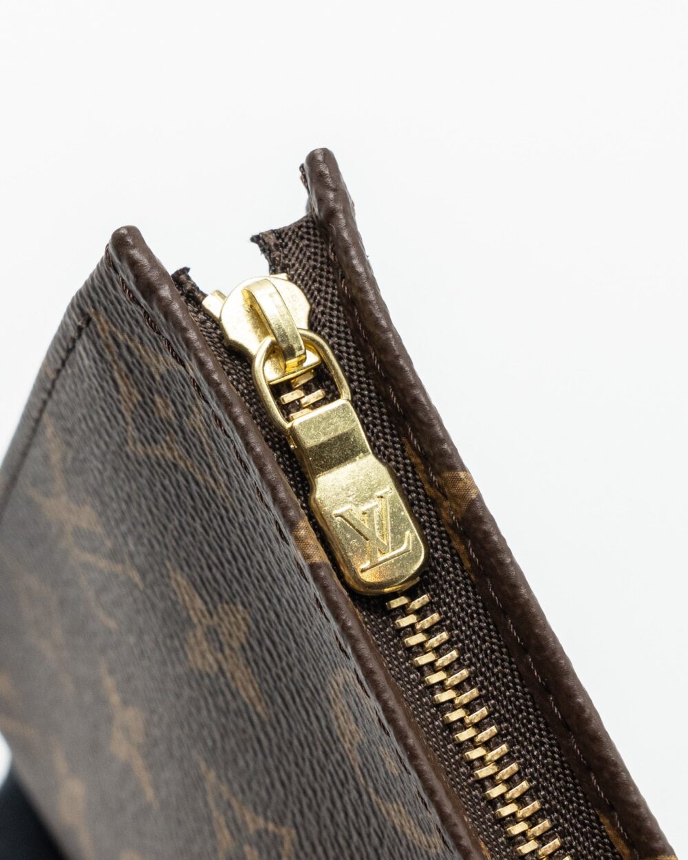 AAA Replica Louis Vuitton LV TOILETRY POUCH 19 MONOGRAM CANVAS GHW