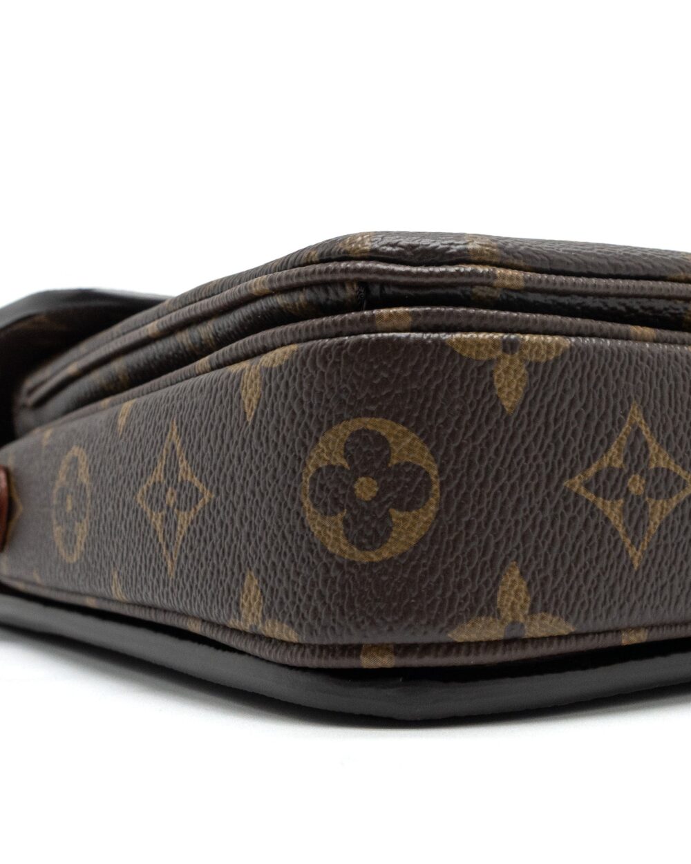 AAA Replica Louis Vuitton LV POCHETTE MÉTIS MONOGRAM CANVAS GHW (NEW VERSION)