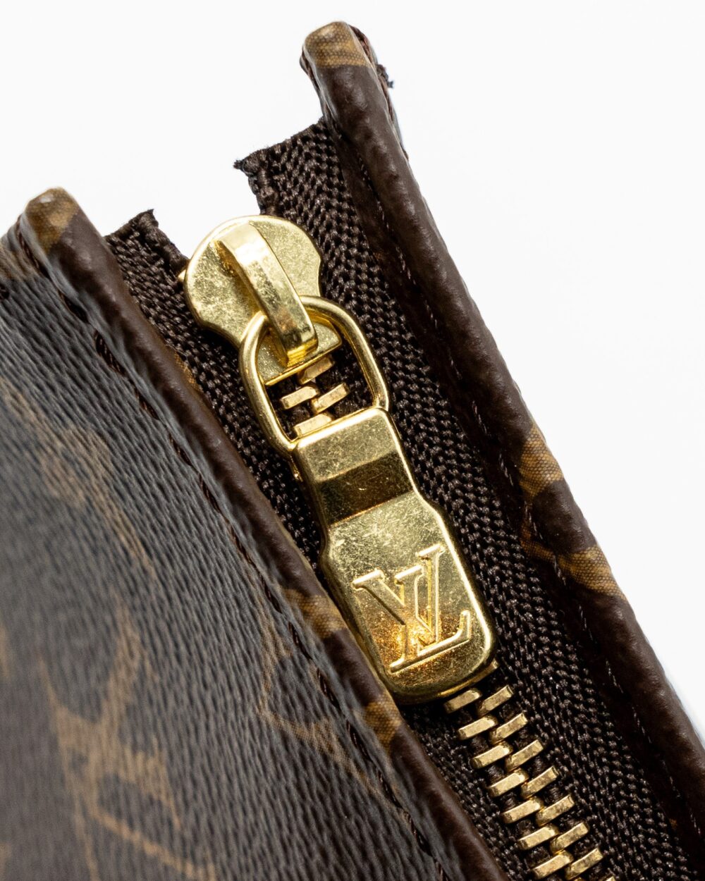 AAA Replica Louis Vuitton LV TOILETRY POUCH 15 MONOGRAM CANVAS GHW