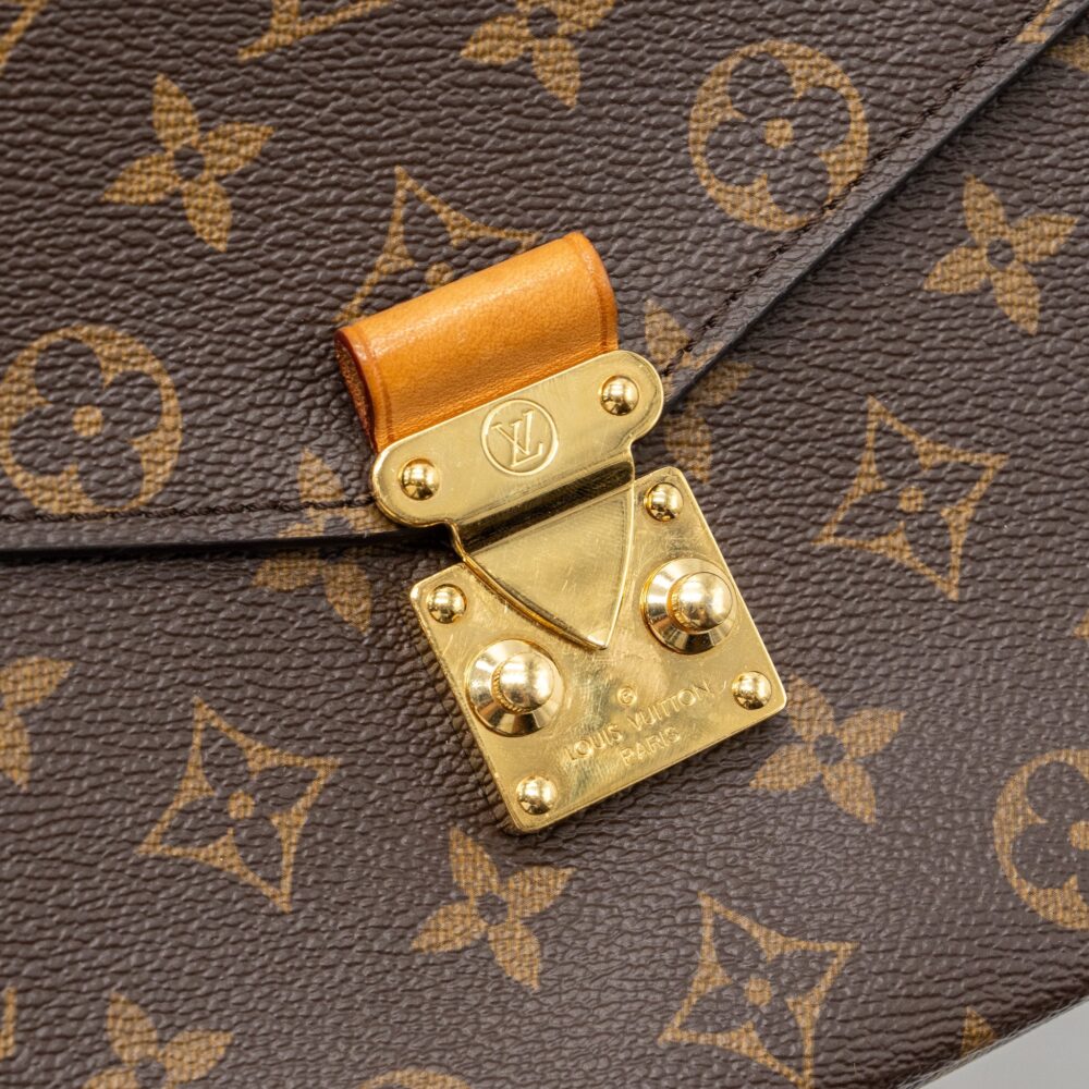 AAA Replica Louis Vuitton LV POCHETTE MÉTIS MONOGRAM CANVAS WITH GHW