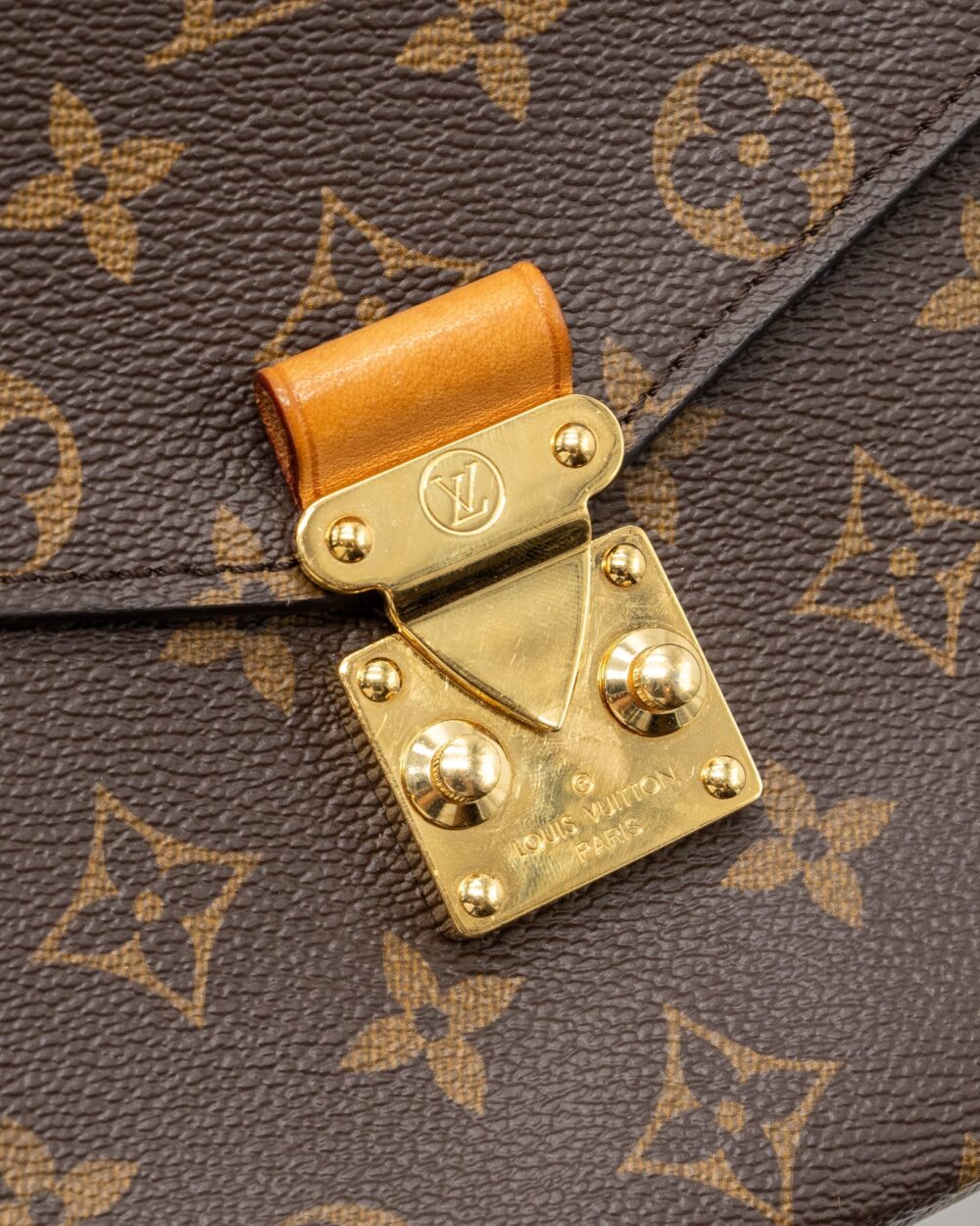 AAA Replica Louis Vuitton LV POCHETTE MÉTIS MONOGRAM CANVAS WITH GHW