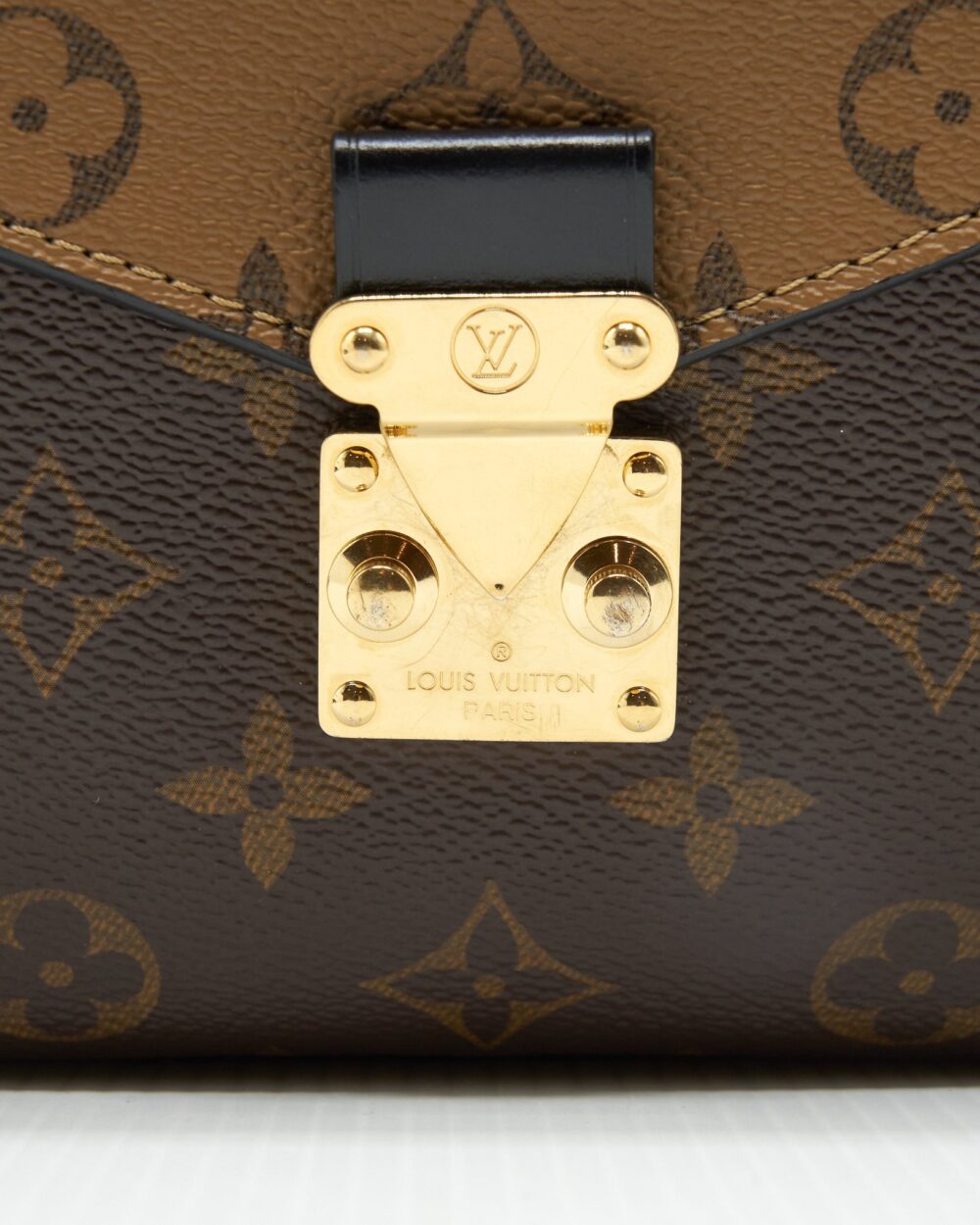 AAA Replica Louis Vuitton LV POCHETTE MÉTIS REVERSE MONOGRAM CANVAS GHW