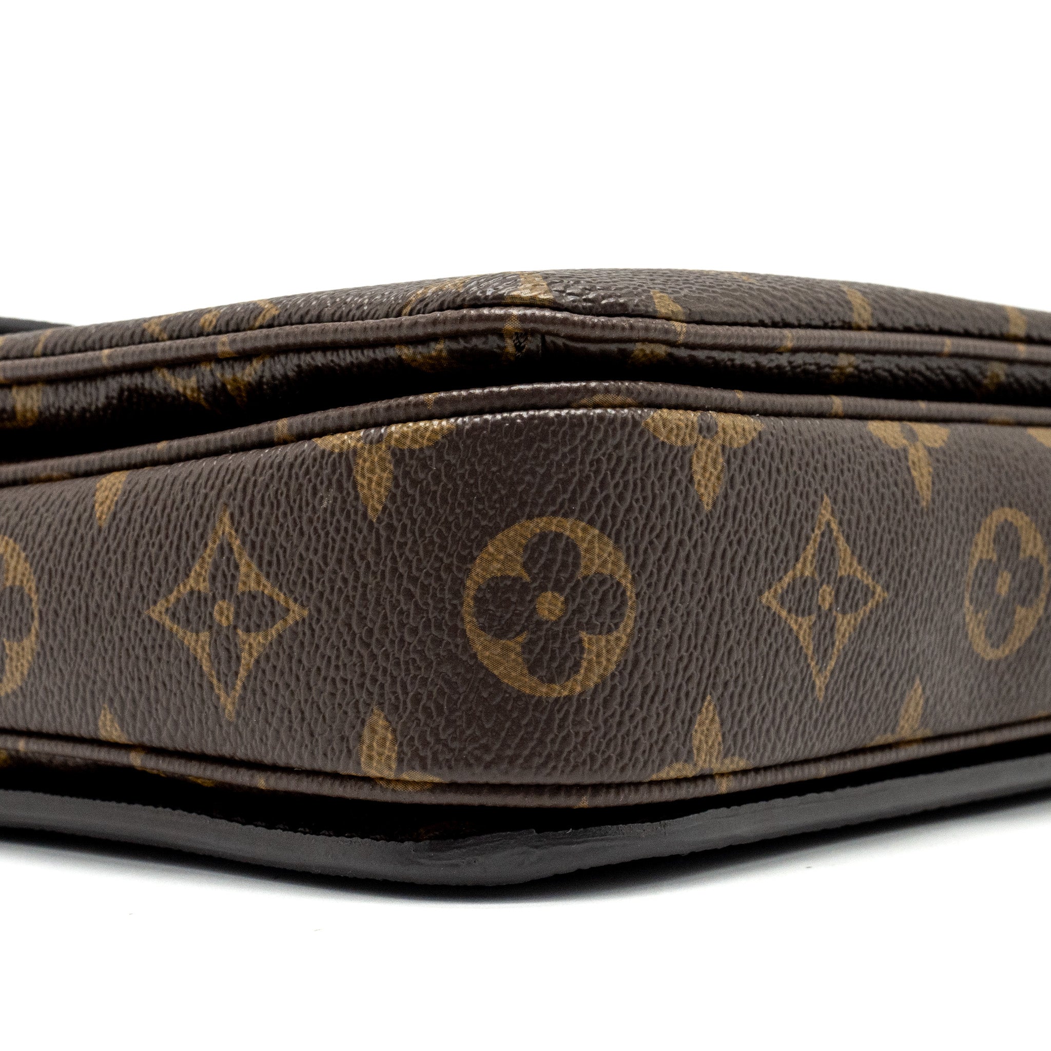 AAA Replica Louis Vuitton LV POCHETTE METIS MONOGRAM CANVAS GHW