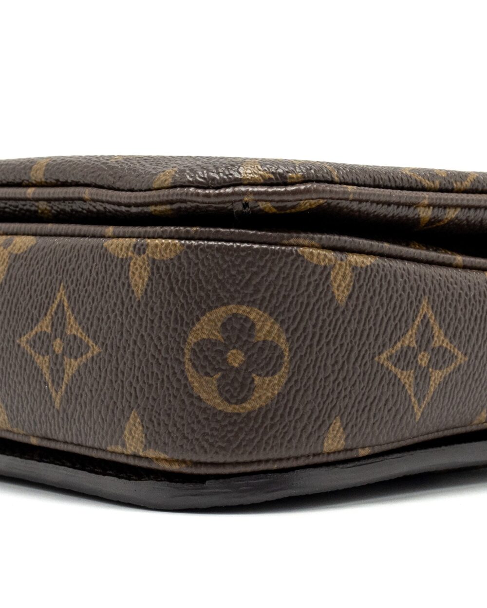 AAA Replica Louis Vuitton LV POCHETTE METIS MONOGRAM CANVAS GHW