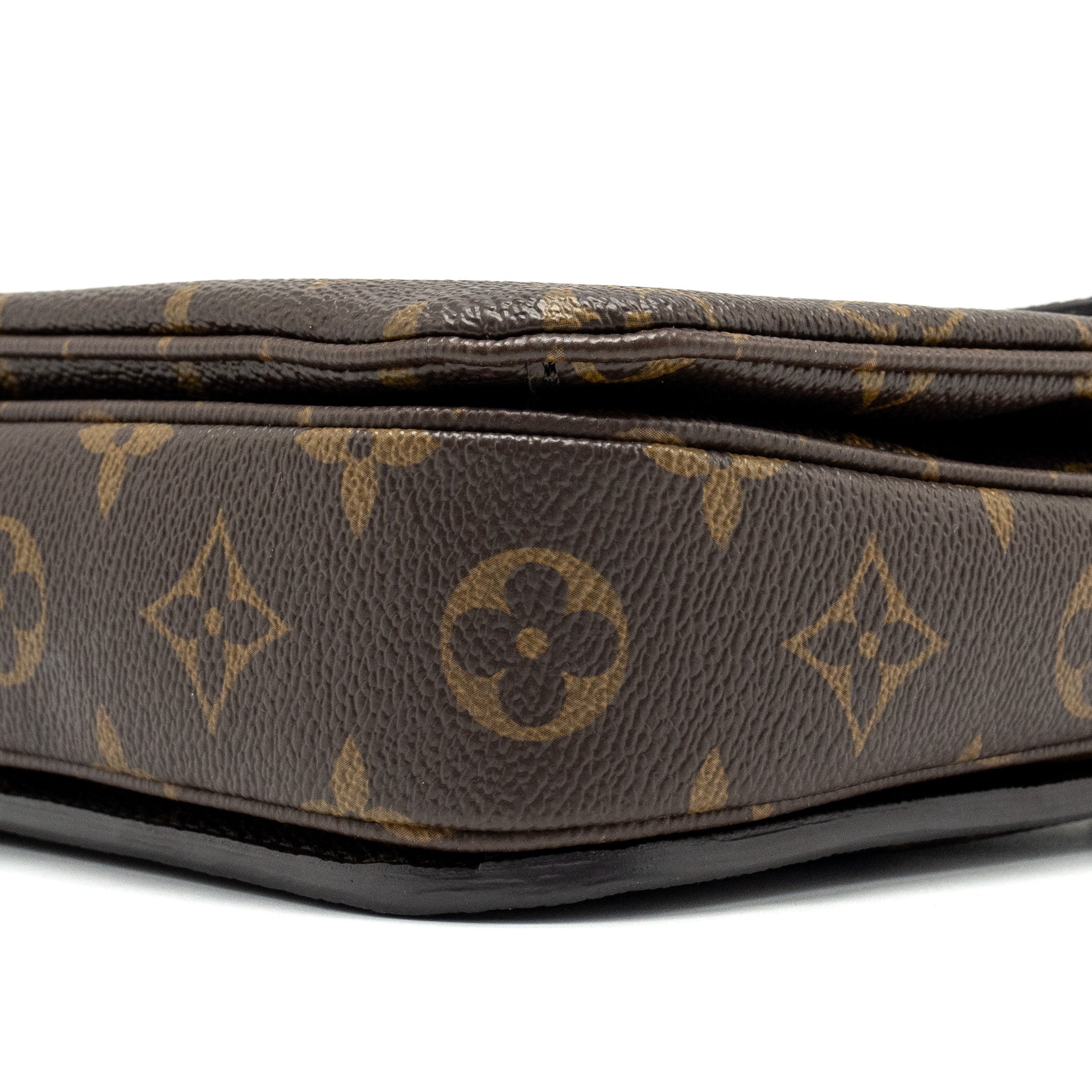 AAA Replica Louis Vuitton LV POCHETTE METIS MONOGRAM CANVAS GHW