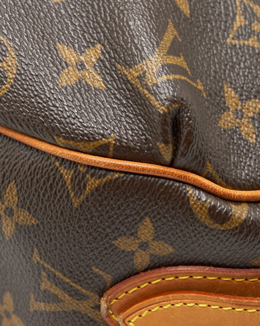 AAA Replica Louis Vuitton LV VINTAGE LARGE SHOULDER BAG MONOGRAM CANVAS GHW