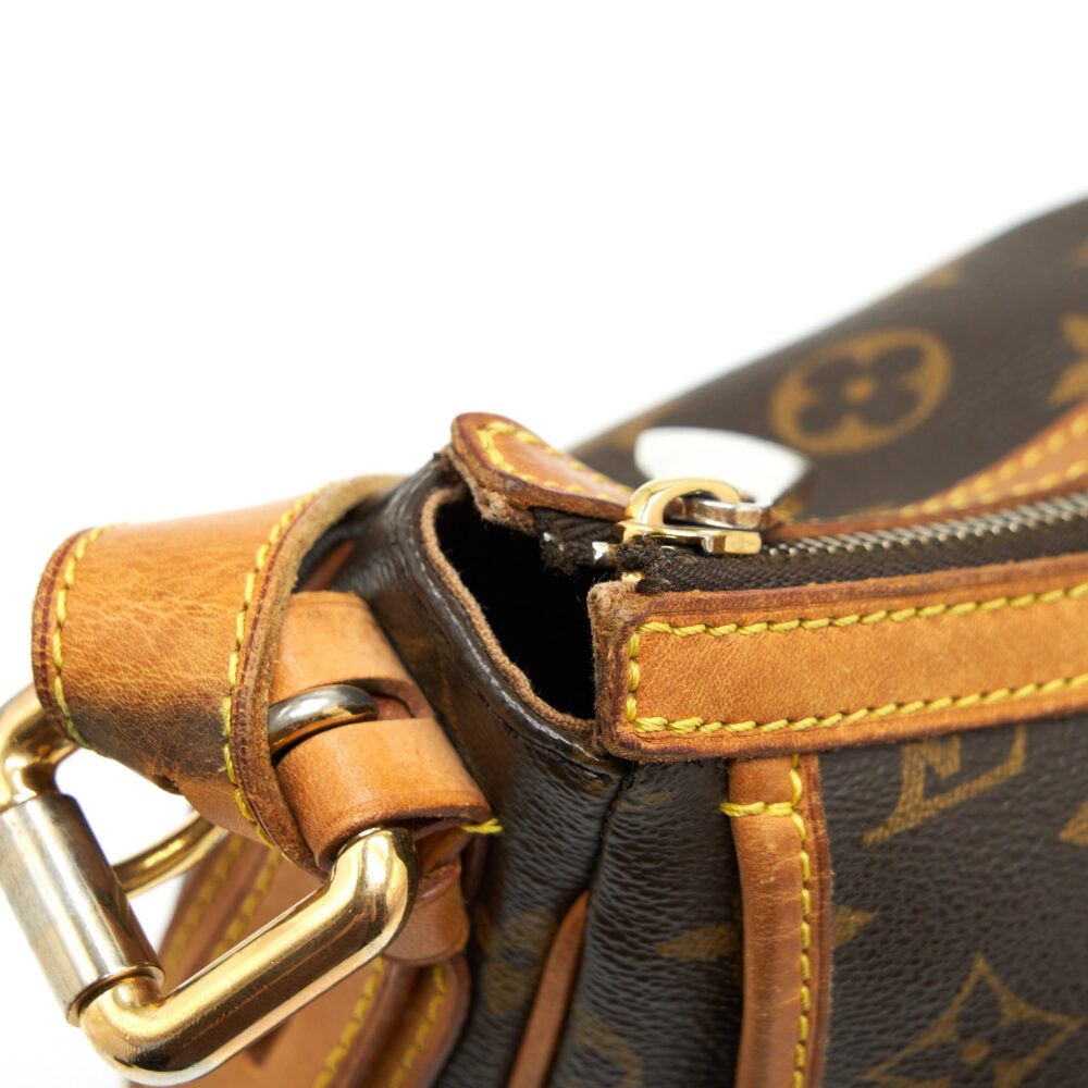 AAA Replica Louis Vuitton LV VINTAGE LARGE SHOULDER BAG MONOGRAM CANVAS GHW