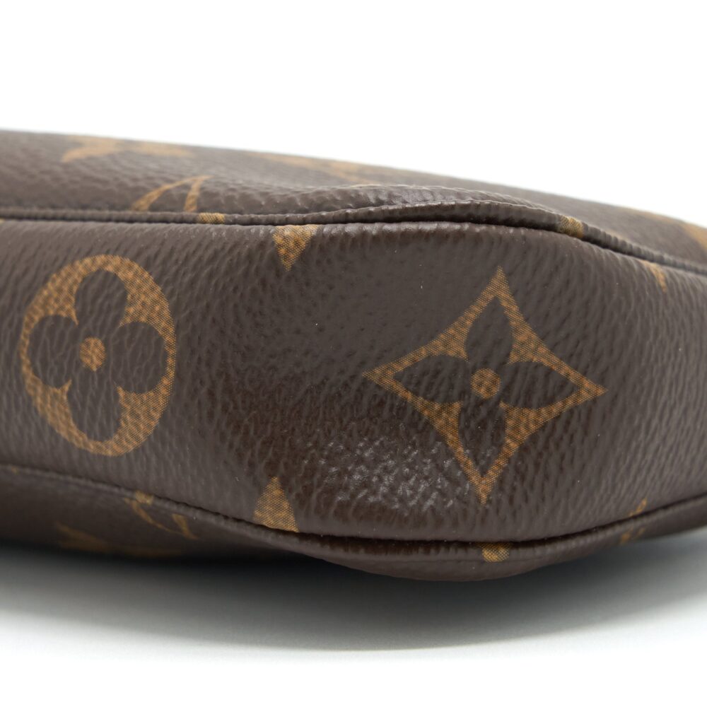 AAA Replica Louis Vuitton LV MINI POCHETTE ACCESSORIES MONOGRAM CANVAS GHW