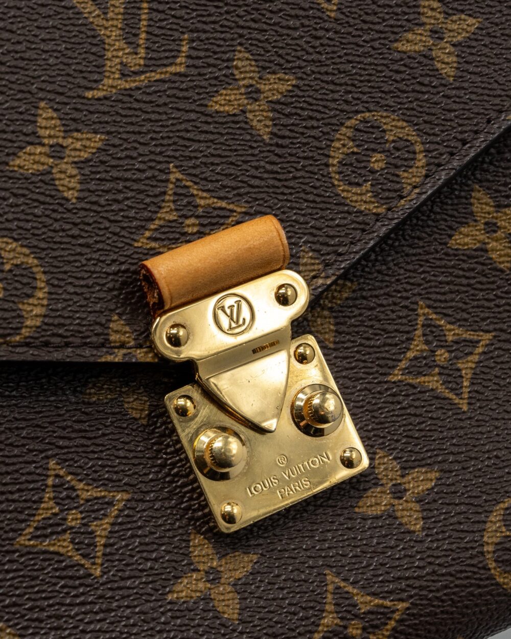 AAA Replica Louis Vuitton LV POCHETTE MÉTIS MONOGRAM CANVAS GHW