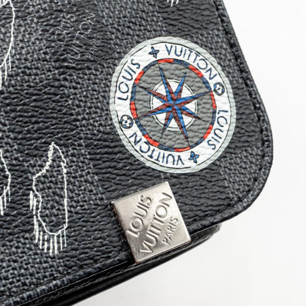AAA Replica Louis Vuitton LV WORLD MAP DISTRICT MESSENGER BAG DAMIER GRAPHITE CANVAS SHW
