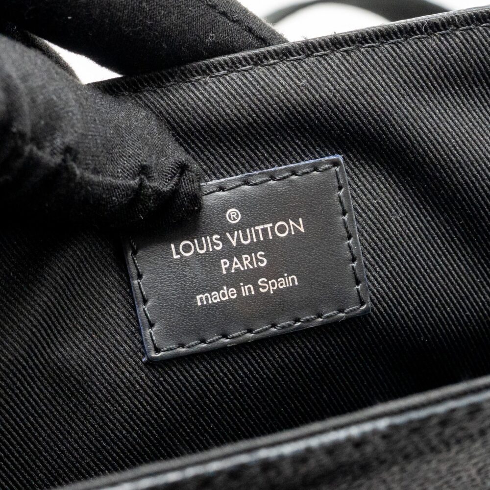 AAA Replica Louis Vuitton LV WORLD MAP DISTRICT MESSENGER BAG DAMIER GRAPHITE CANVAS SHW