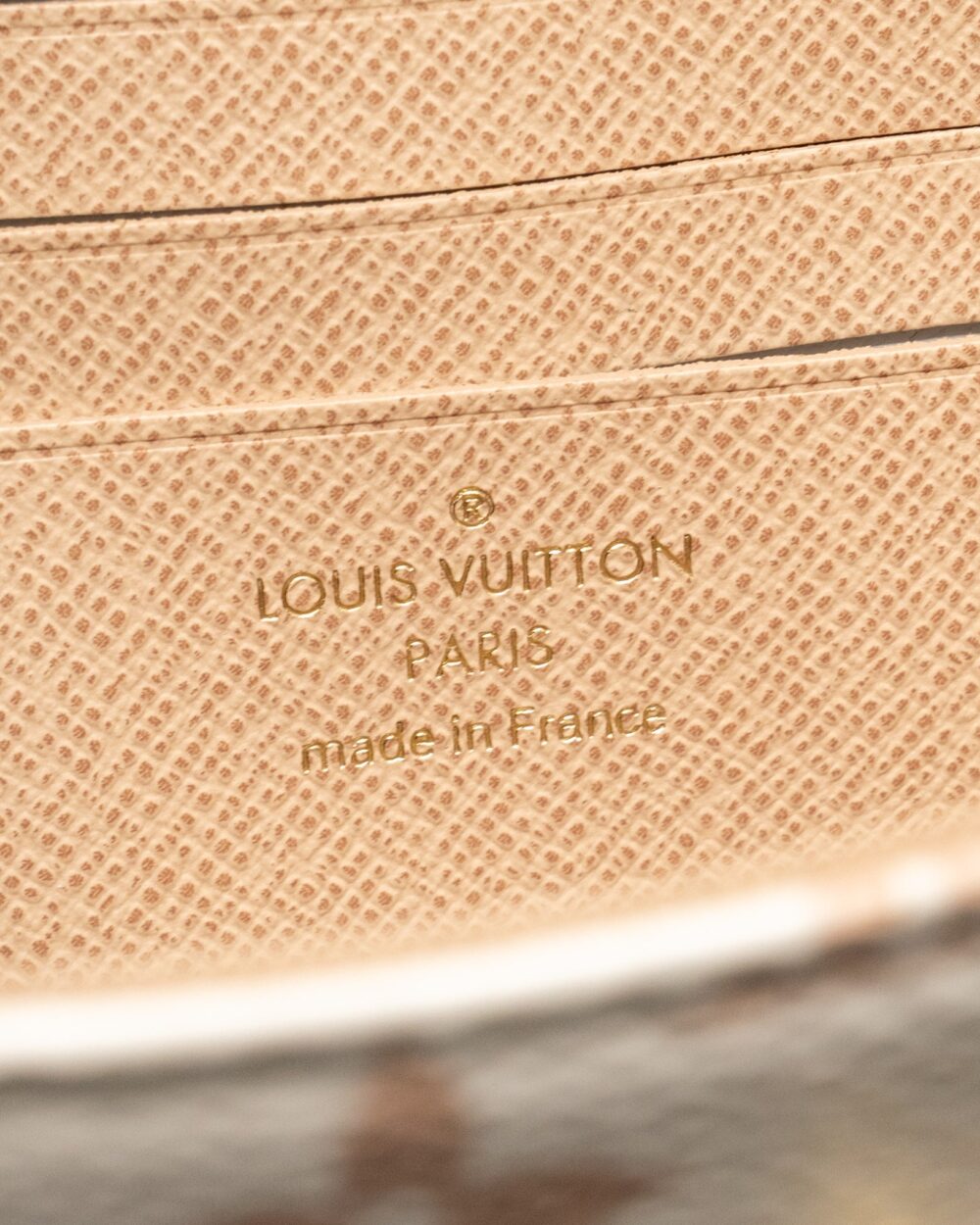 AAA Replica Louis Vuitton LV IVY WALLET ON CHAIN MONOGRAM DUNE CANVAS BEIGE/CREAM GHW