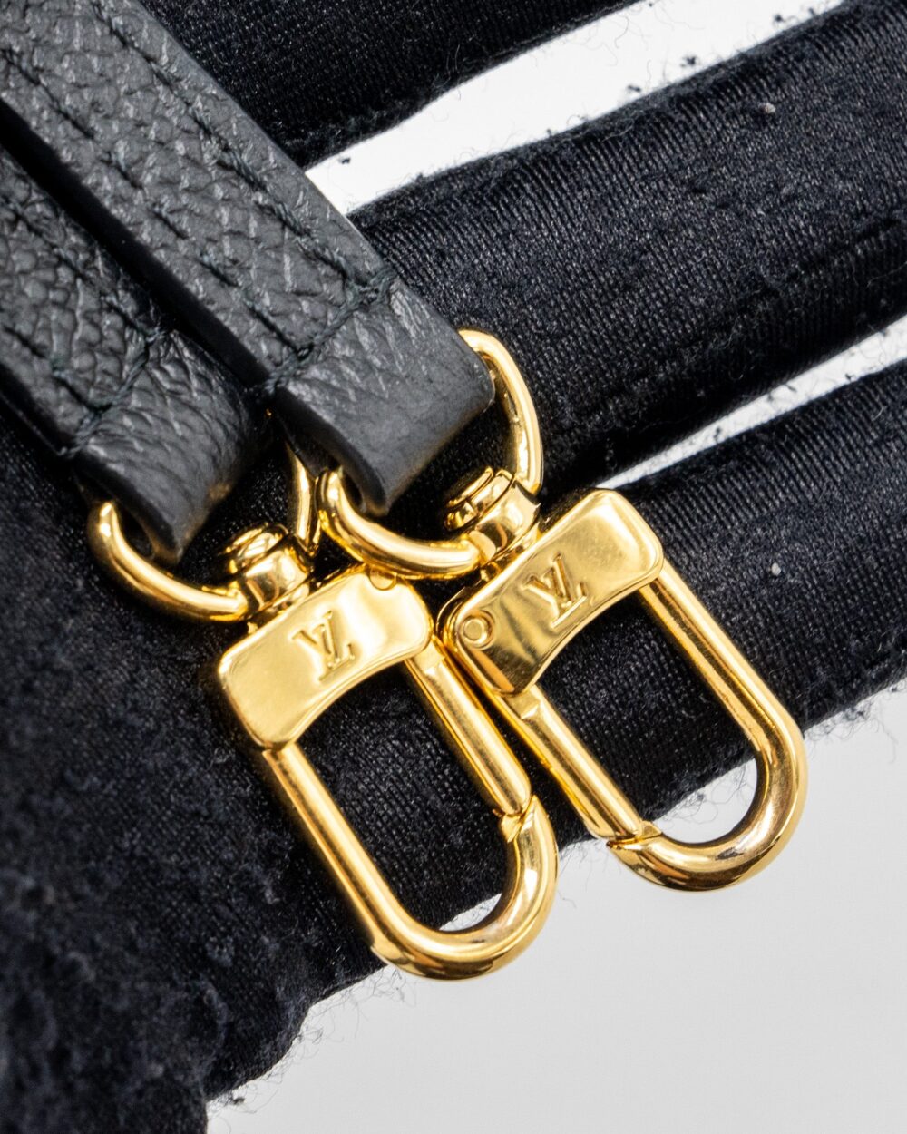 AAA Replica Louis Vuitton LV PETIT SAC PLAT MONOGRAM EMPREINTE BLACK/ BEIGE GHW (NEW VERSION)