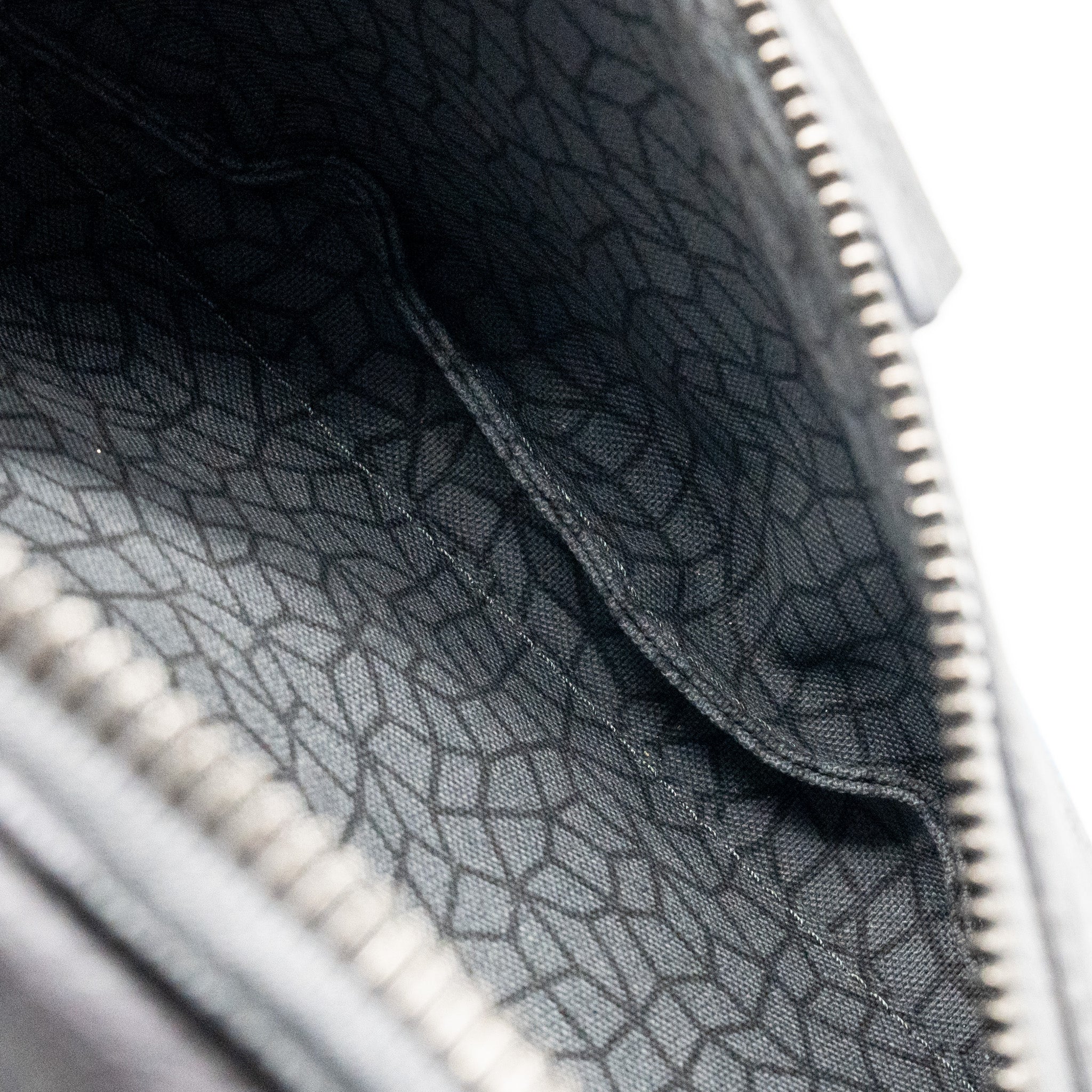 AAA Replica Louis Vuitton LV X YAYOI KUSAMA REVERSE MONOGRAM ECLIPSE MAXI BUMBAG CANVAS GREY/ MULTICOLOUR DARK SILVER HARDWARE