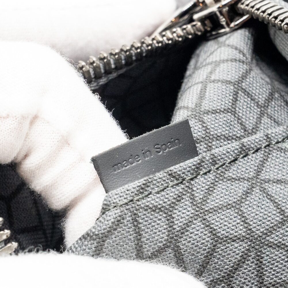 AAA Replica Louis Vuitton LV X YAYOI KUSAMA REVERSE MONOGRAM ECLIPSE MAXI BUMBAG CANVAS GREY/ MULTICOLOUR DARK SILVER HARDWARE