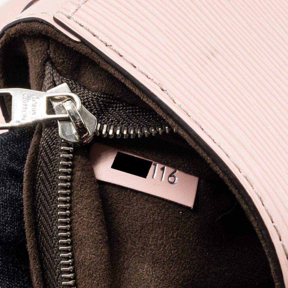 AAA Replica Louis Vuitton LV CLUNNY BB EPI PINK SHW