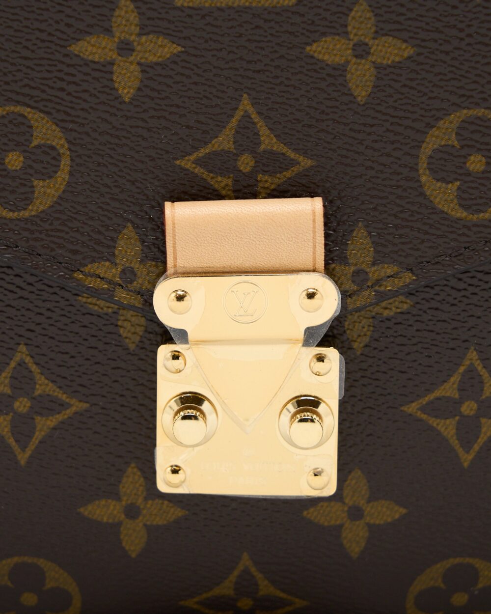 AAA Replica Louis Vuitton LV POCHETTE METIS MONOGRAM CANVAS GHW