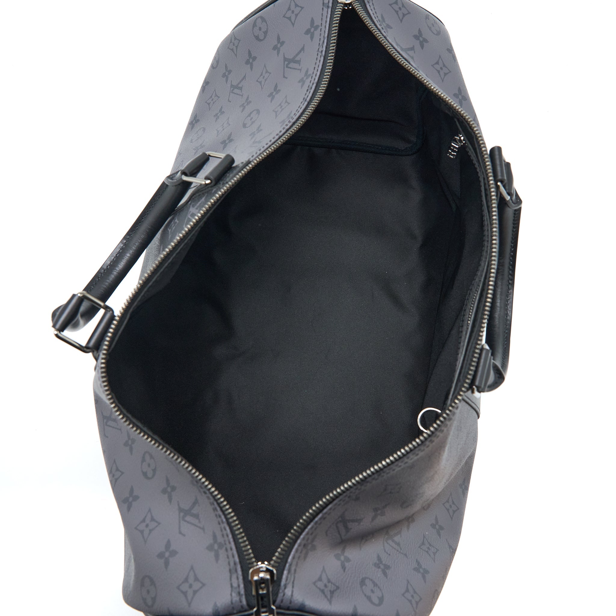 AAA Replica Louis Vuitton LV KEEPALL BANDOULIERE 50 MONOGRAM ECLIPSE CANVAS BLACK/GREY BLACK HARDWARE (NEW VERSION)