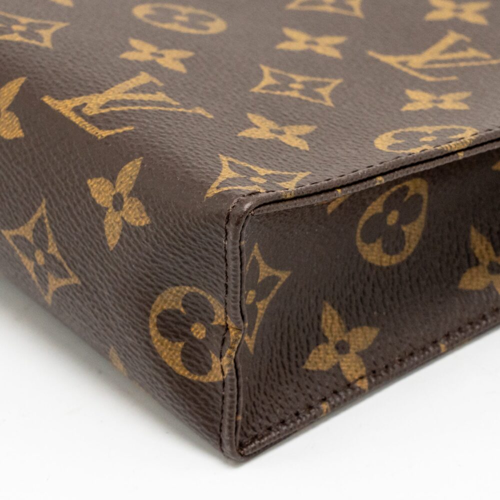 AAA Replica Louis Vuitton LV TOILETRY POCHETTE 26 MONOGRAM CANVAS GHW