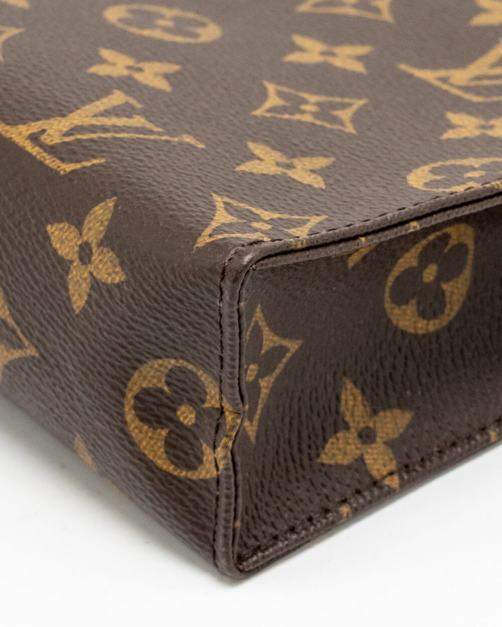 AAA Replica Louis Vuitton LV TOILETRY POCHETTE 26 MONOGRAM CANVAS GHW