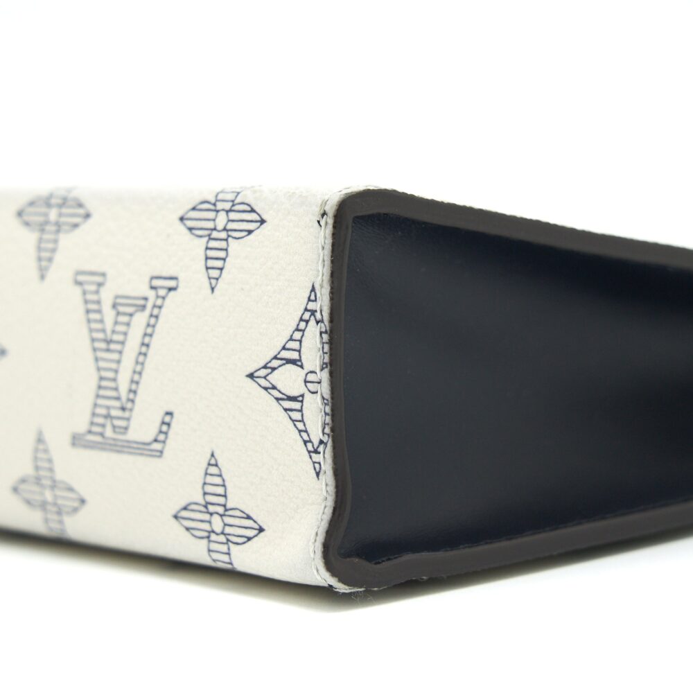 AAA Replica Louis Vuitton LV CHAPMAN POCHETTE VOYAGE GM