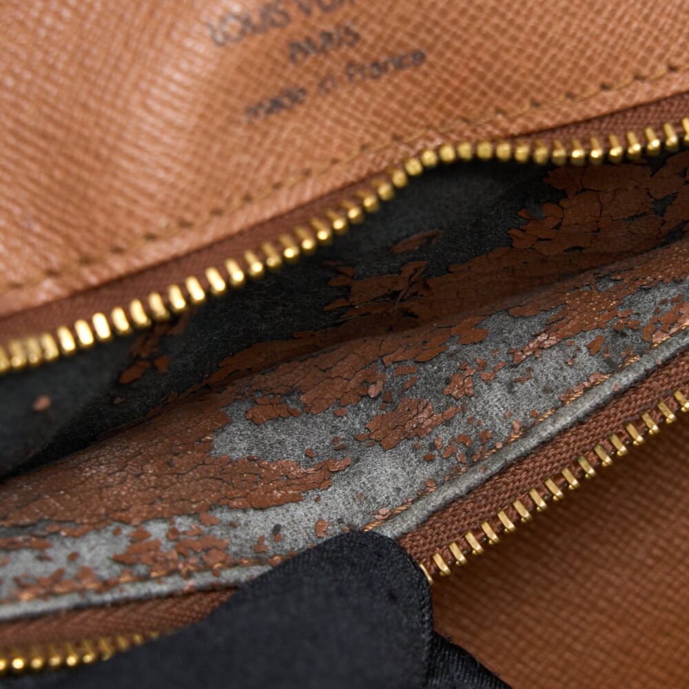 AAA Replica Louis Vuitton LV VINTAGE POCHETTE MÉTIS MONOGRAM CANVAS GHW