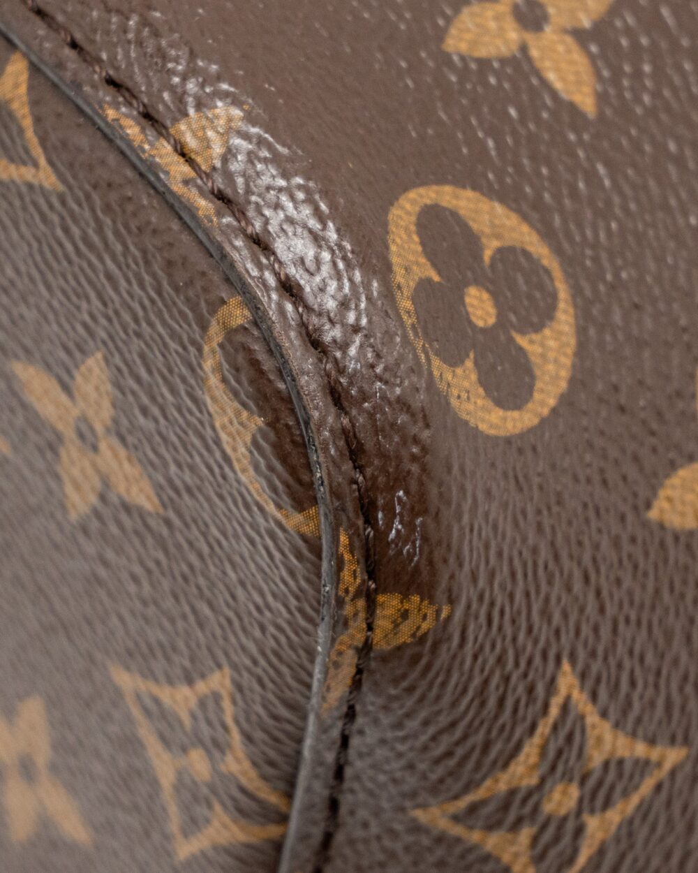 AAA Replica Louis Vuitton LV NEO NOE MONOGRAM CANVAS RED GHW