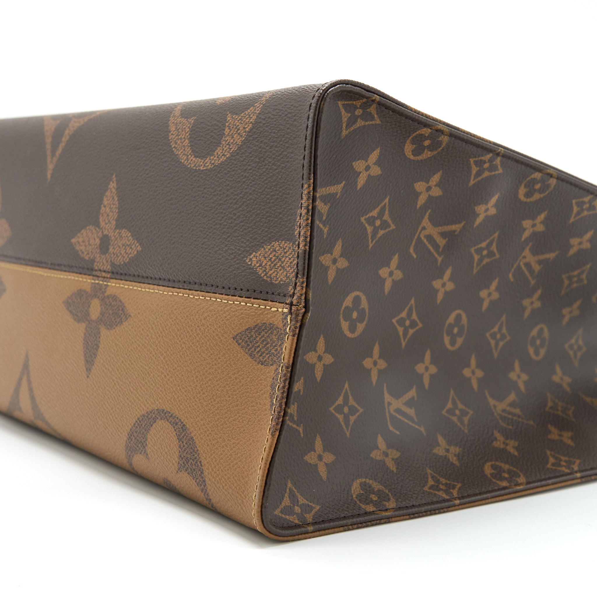 AAA Replica Louis Vuitton LV ON THE GO GM MONOGRAM REVERSE CANVAS GHW