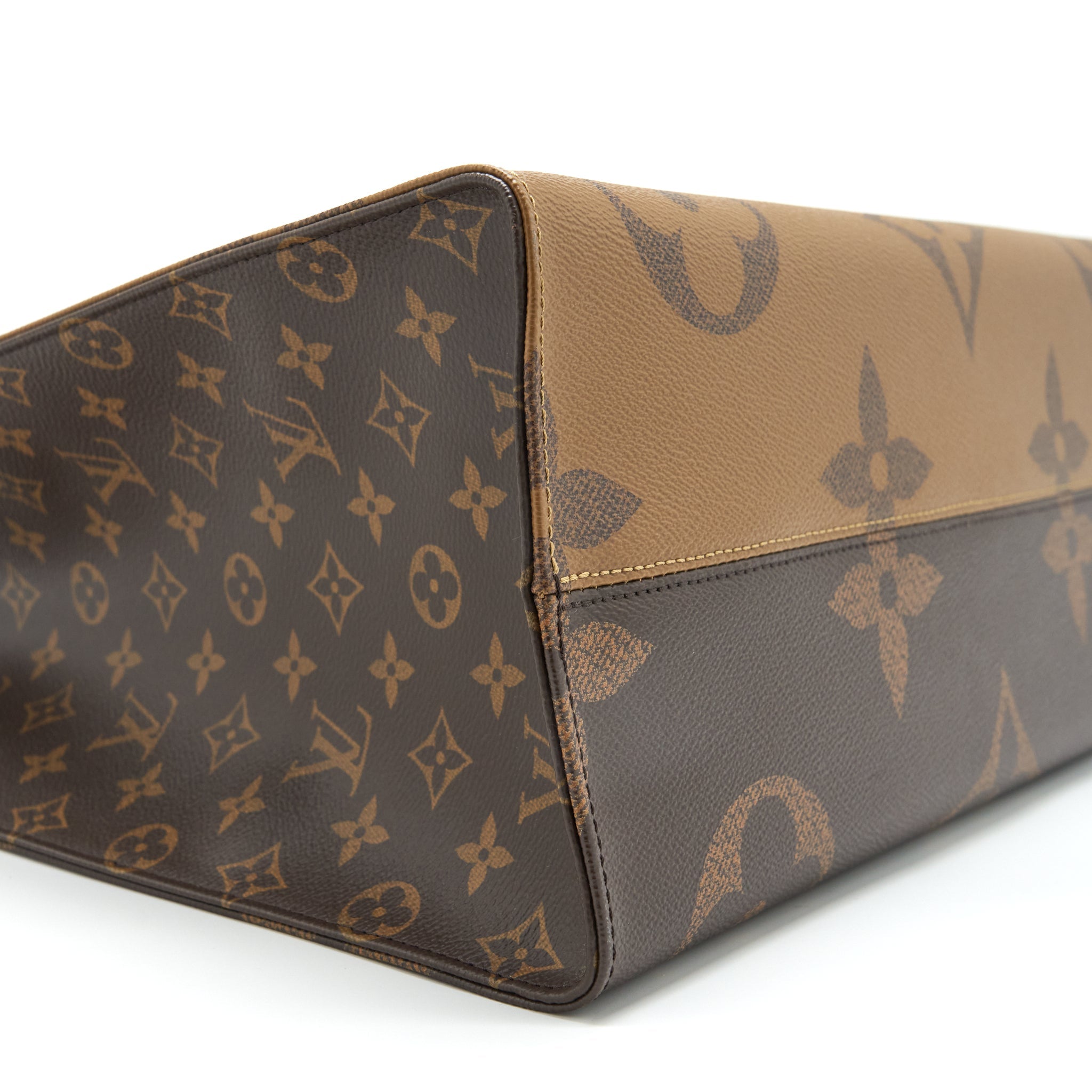 AAA Replica Louis Vuitton LV ON THE GO GM MONOGRAM REVERSE CANVAS GHW