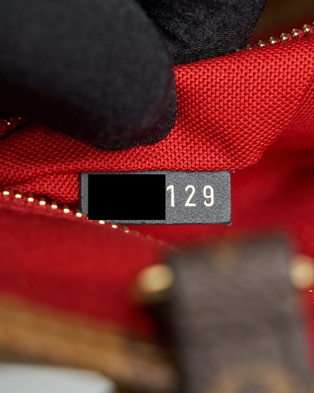 AAA Replica Louis Vuitton LV ON THE GO GM MONOGRAM REVERSE CANVAS GHW