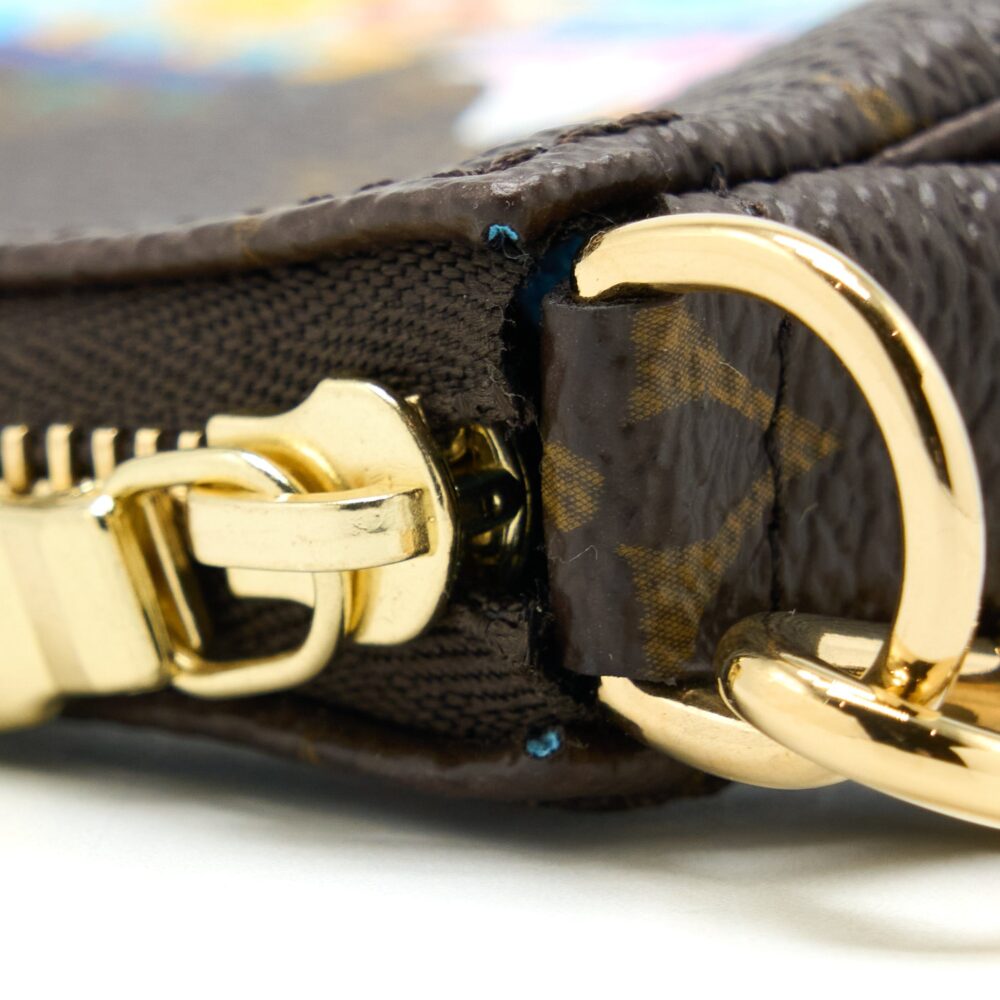 AAA Replica Louis Vuitton LV VIVIENNE HOLIDAYS MINI POCHETTE ACCESSORIES MONOGRAM CANVAS/MULTICOLOR GHW
